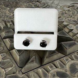 Sterling Silver 6MM Black Onyx Stud Earrings